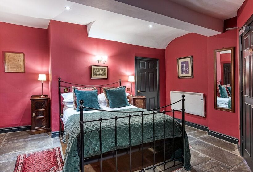 Номер Стандарт, Guy Fawkes Inn