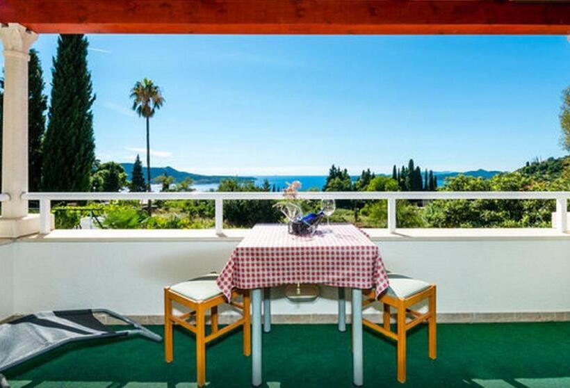 Студио Стандарт Вид на Море с Балконом, Sunny House Free Parking