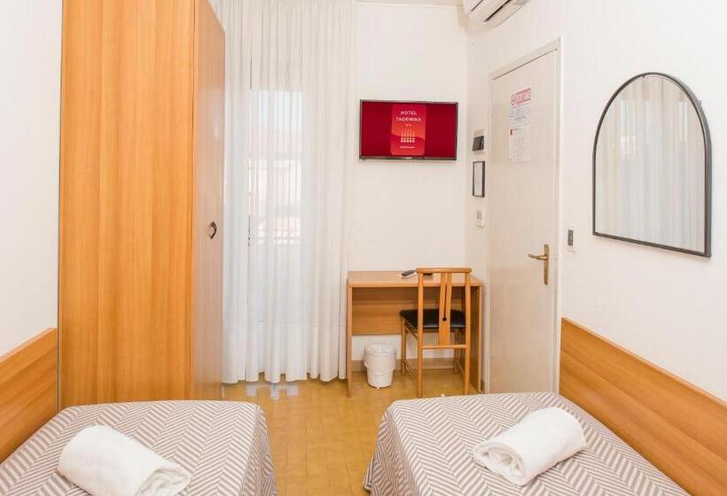 Quarto Basic com Varanda, Taormina