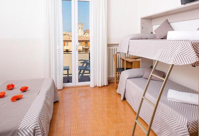 Quarto Quádruplo Estandar, Taormina