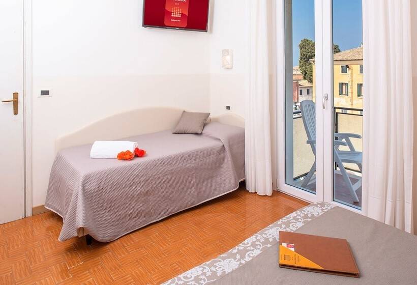 Номер Стандарт Трехместный, Taormina