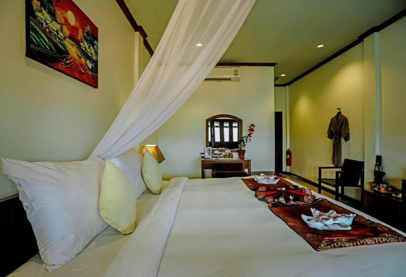 اتاق استاندارد, Luang Prabang View