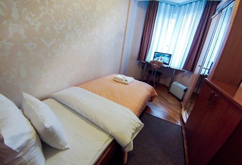 سوییت دوبلکس, Orange Inn