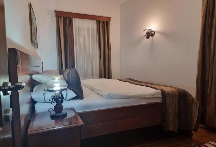 سوئیت با بالکن, Palata Venezia