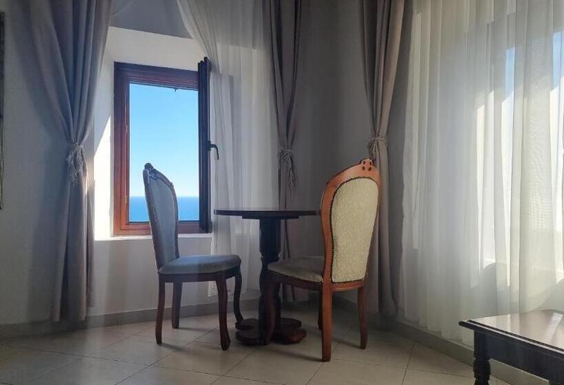 سوییت جونیور با چشم‌انداز دریا, Palata Venezia