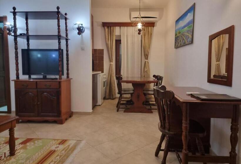 سوئیت با بالکن, Palata Venezia