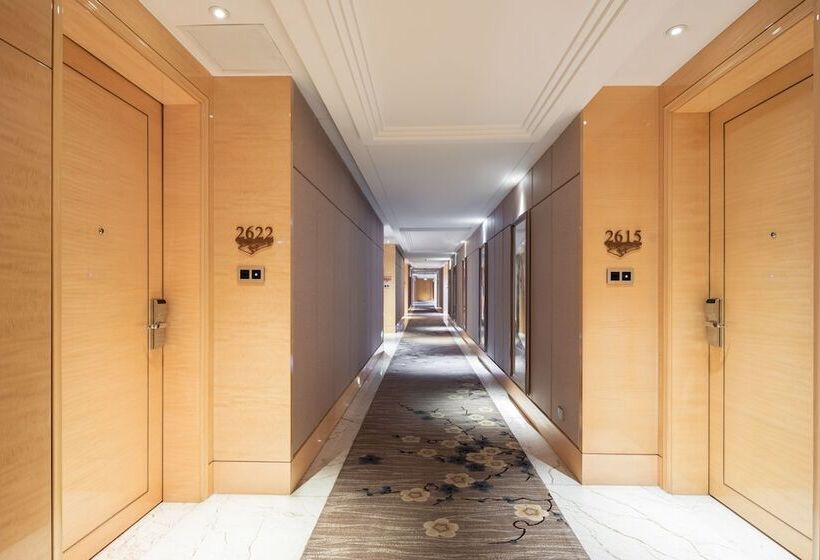 디럭스 룸, Wyndham Grand Plaza Royale Colorful Yunnan