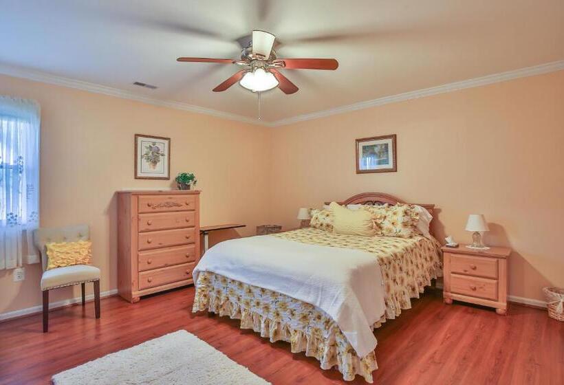 Номер Стандарт Трехместный, Purcellville Home