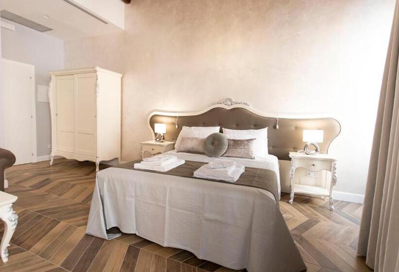 اتاق لوکس چهار تخته, B&b Palazzo Fracassini