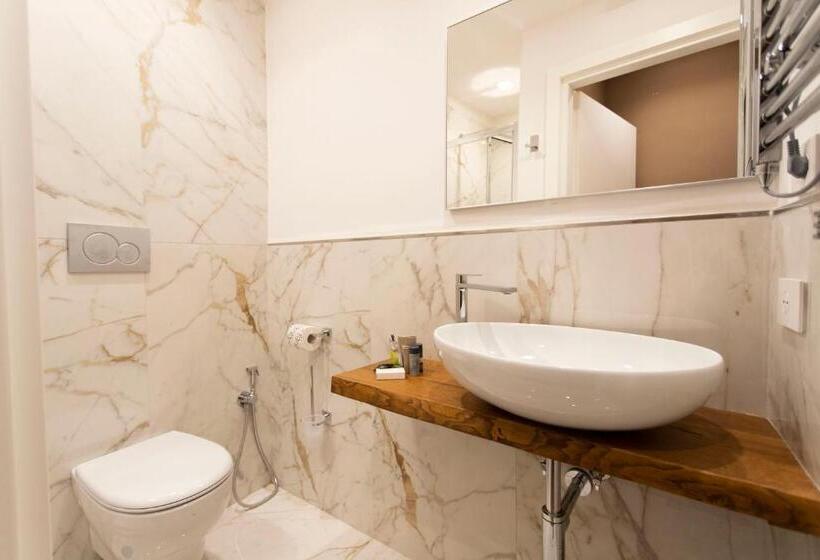اتاق لوکس چهار تخته, B&b Palazzo Fracassini