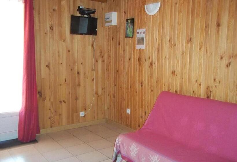 اتاق استاندارد با چشم‌انداز کوهستان, Chambre D Hôte Domaine De Bois Joli