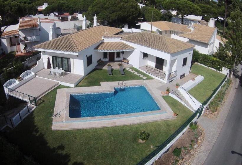 ویلای یک اتاق خوابه با استخر شنا, Vila Ninita