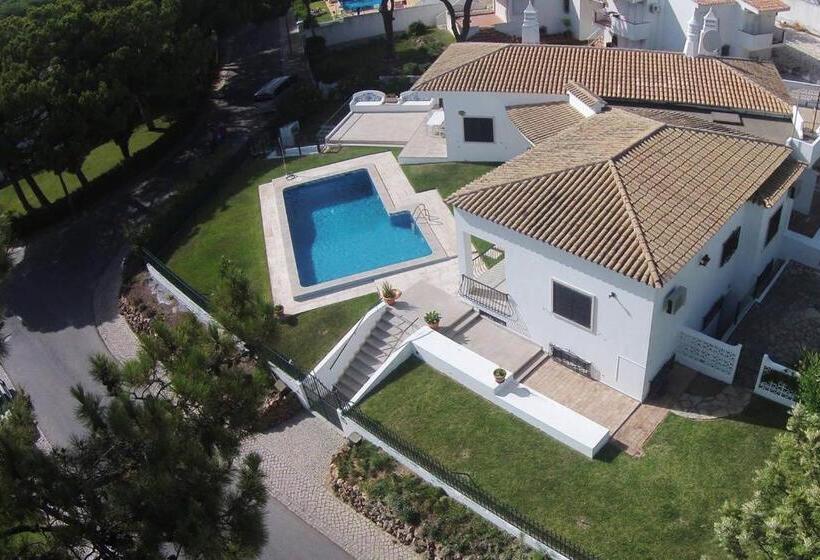ویلای یک اتاق خوابه با استخر شنا, Vila Ninita