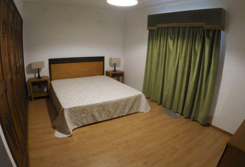 ویلای یک اتاق خوابه با استخر شنا, Vila Ninita