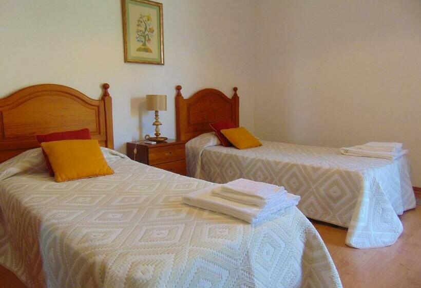 ویلای یک اتاق خوابه با استخر شنا, Vila Ninita