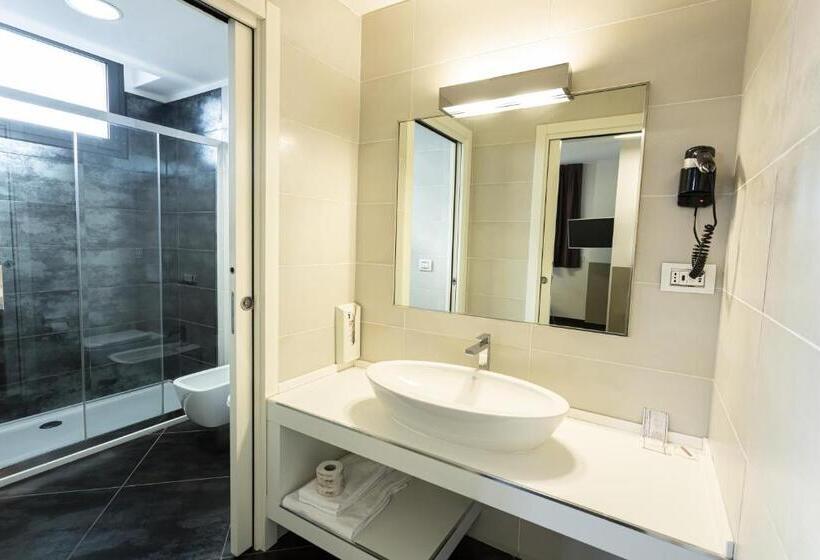 اتاق استاندارد سه نفره, 57 Reshotel Orio