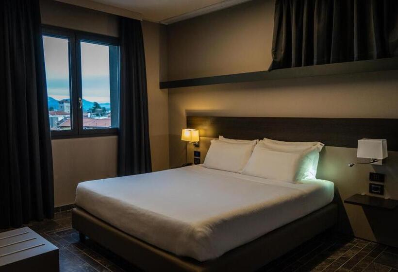 Quarto Superior, 57 Reshotel Orio