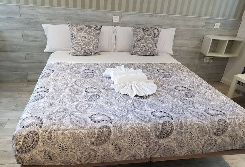 Habitación Superior, Hostal Main Street Madrid