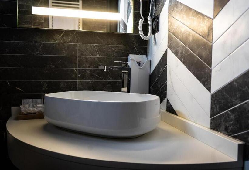 اتاق استاندارد یک نفره, 57 Reshotel Orio