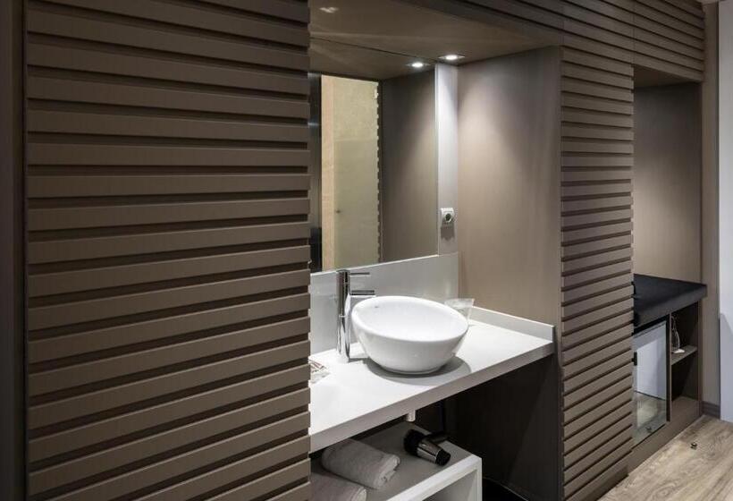 Полулюкс Одноместный с Террасой, Catalonia Square 4* Sup