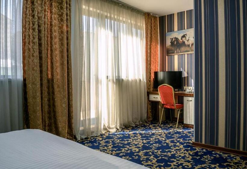 Superior Room with Terrace, Royal Plaza By Stellar Hotels, Yerevan