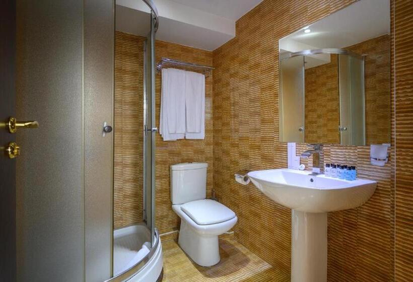 سوییت جونیور با بالکن, Royal Plaza By Stellar Hotels, Yerevan