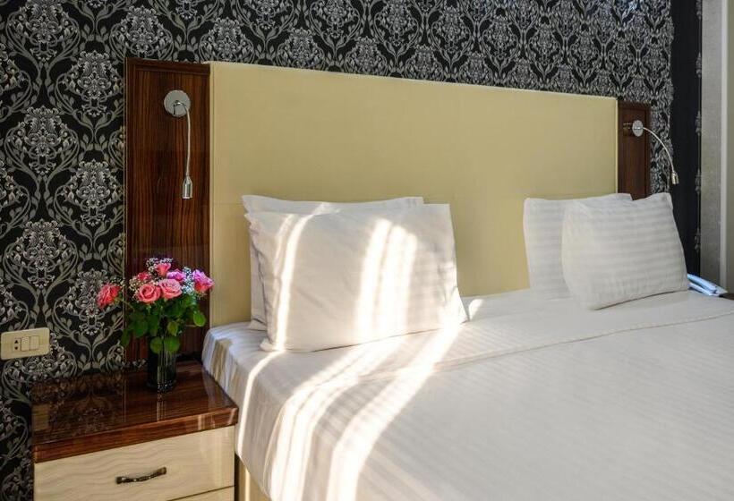 اتاق لوکس با بالکن, Royal Plaza By Stellar Hotels, Yerevan