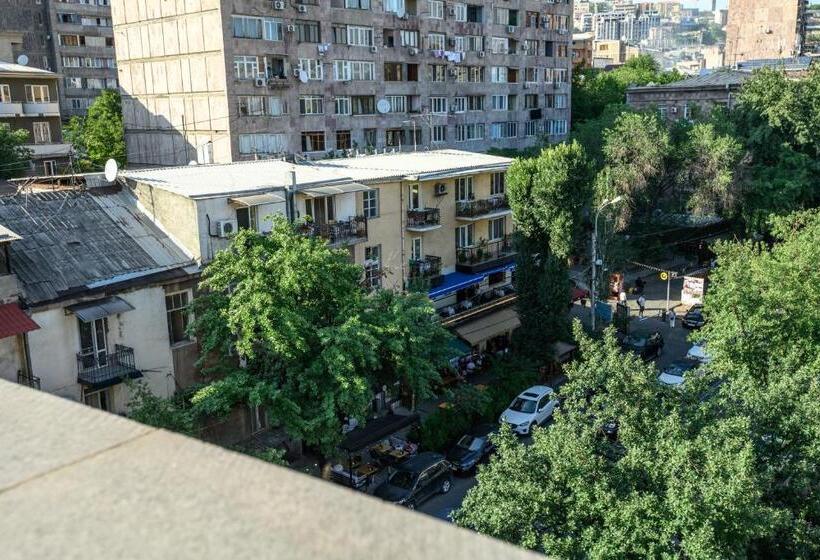 اتاق لوکس با بالکن, Royal Plaza By Stellar Hotels, Yerevan