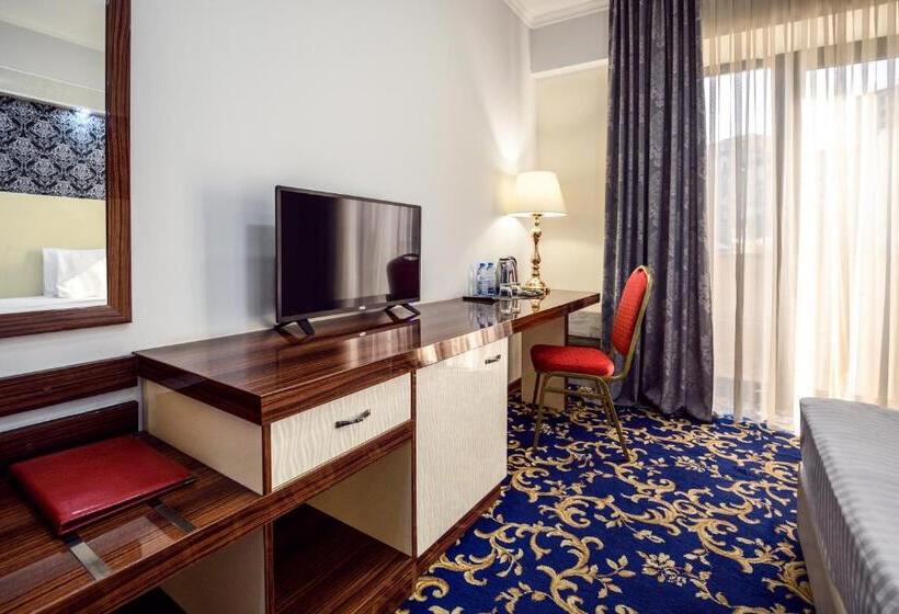 اتاق لوکس با بالکن, Royal Plaza By Stellar Hotels, Yerevan