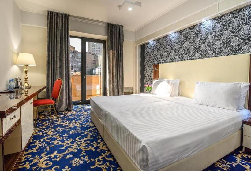 اتاق لوکس با بالکن, Royal Plaza By Stellar Hotels, Yerevan