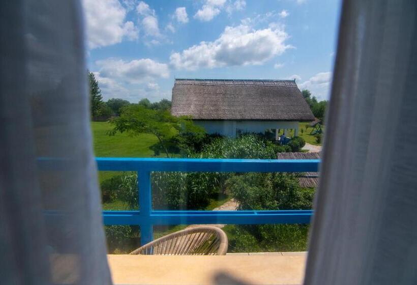 اتاق لوکس با بالکن, Cherhana Resort