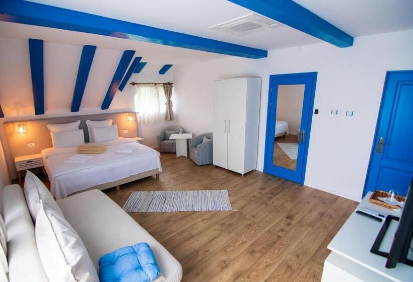 اتاق لوکس با بالکن, Cherhana Resort