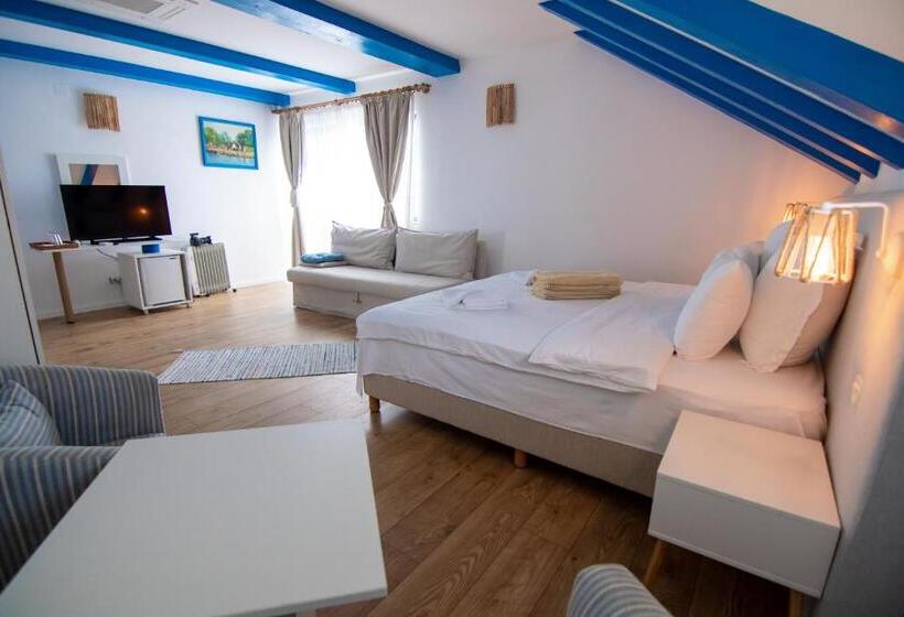 اتاق لوکس با بالکن, Cherhana Resort