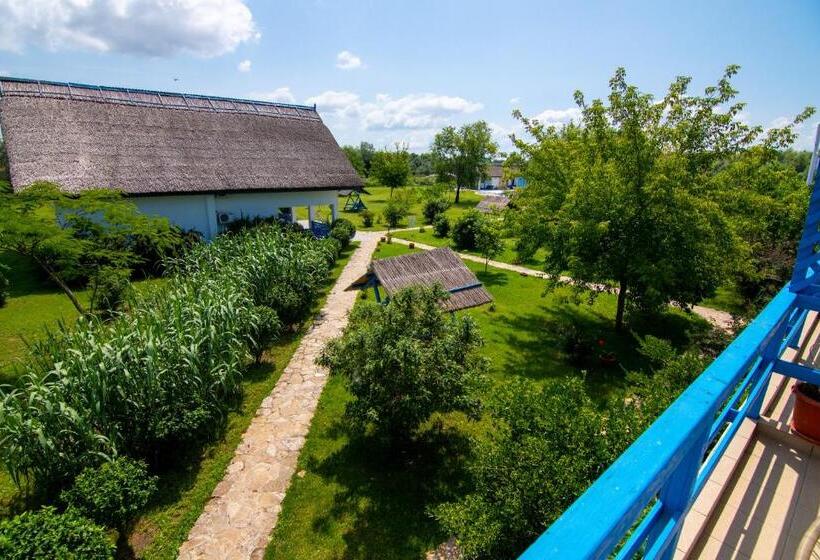 اتاق لوکس با بالکن, Cherhana Resort