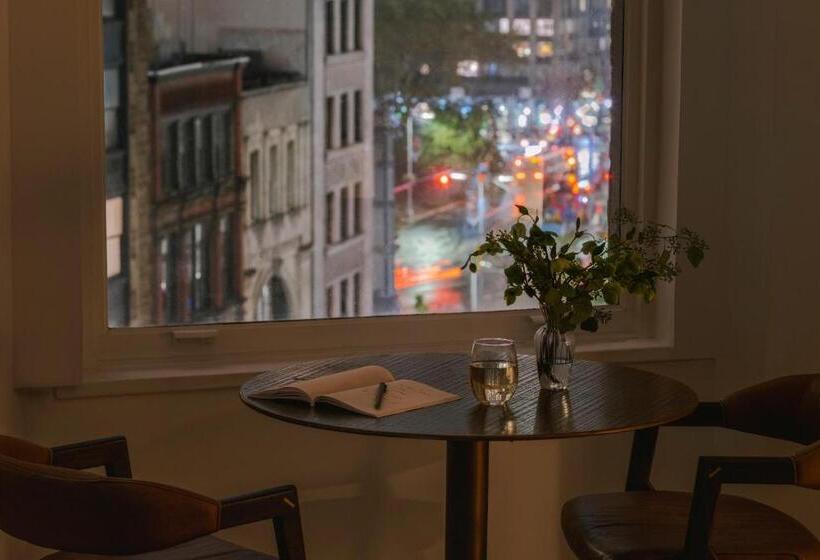디럭스 룸 킹사이즈 침대, Sonder Flatiron
