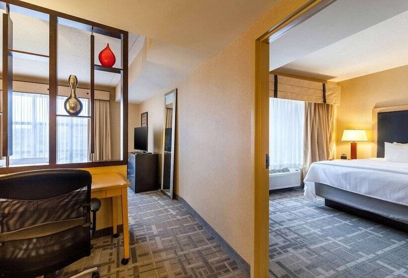 سوییت, Cambria Hotel Pittsburgh   Downtown