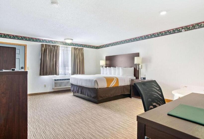 Люкс с гидромассажем, Everspring Inn & Suites