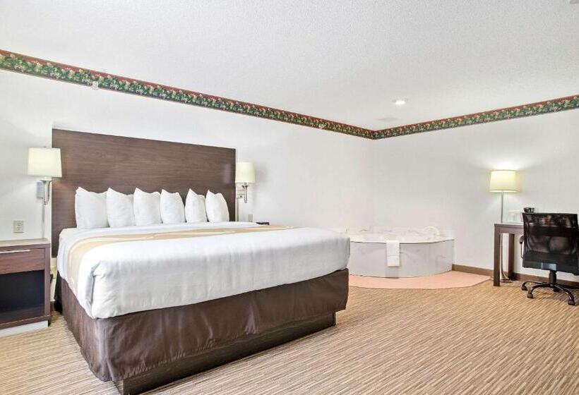 Люкс с гидромассажем, Everspring Inn & Suites