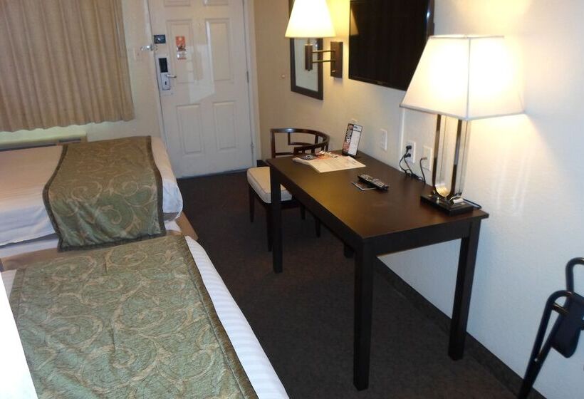 Номер Deluxe, Howard Johnson By Wyndham Las Vegas Near The Strip