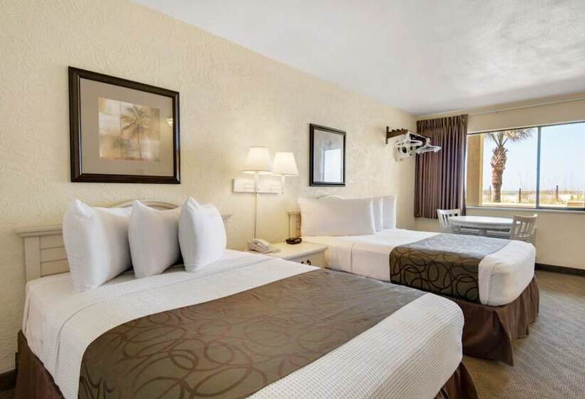 ２ダブルベッドのスタンダードルーム, Ramada By Wyndham Panama City Beach / Beachfront