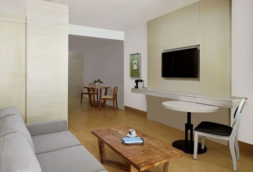 سوییت لوکس, The Stones   Legian, Bali   Marriott Autograph Collection