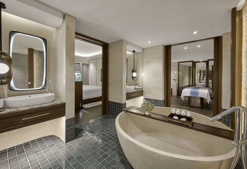 Люкс Вид на Сад, Intercontinental Bali Sanur Resort, An Ihg