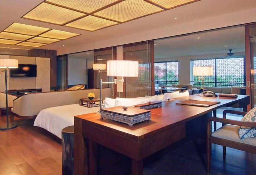Люкс Вид на Сад, Intercontinental Bali Sanur Resort, An Ihg
