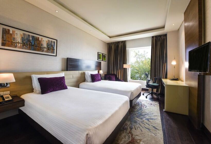 اتاق لوکس, Doubletree By Hilton Gurugram Baani Square