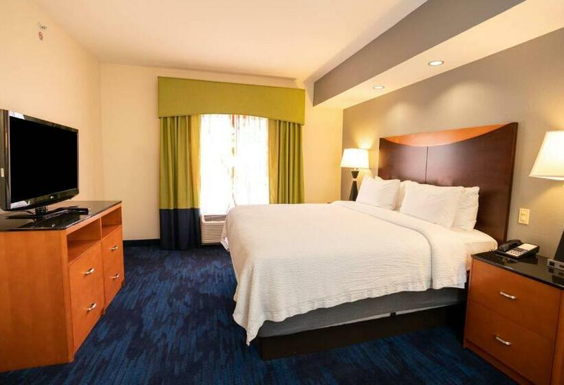 Студио Стандарт Кровать Кинг, Fairfield Inn & Suites By Marriott Kearney