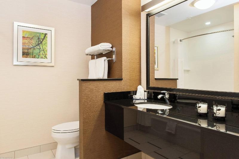带大床的标准间, Fairfield Inn & Suites By Marriott Vernon