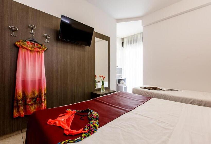 Трехместный Номер Стандарт с Балконом, Grazia Riccione