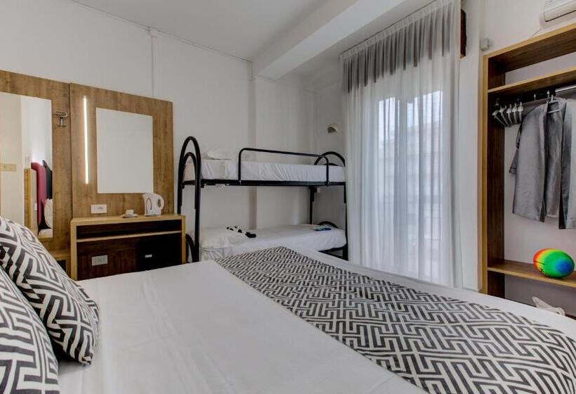 Четырехместный Номер Стандарт с Балконом, Grazia Riccione
