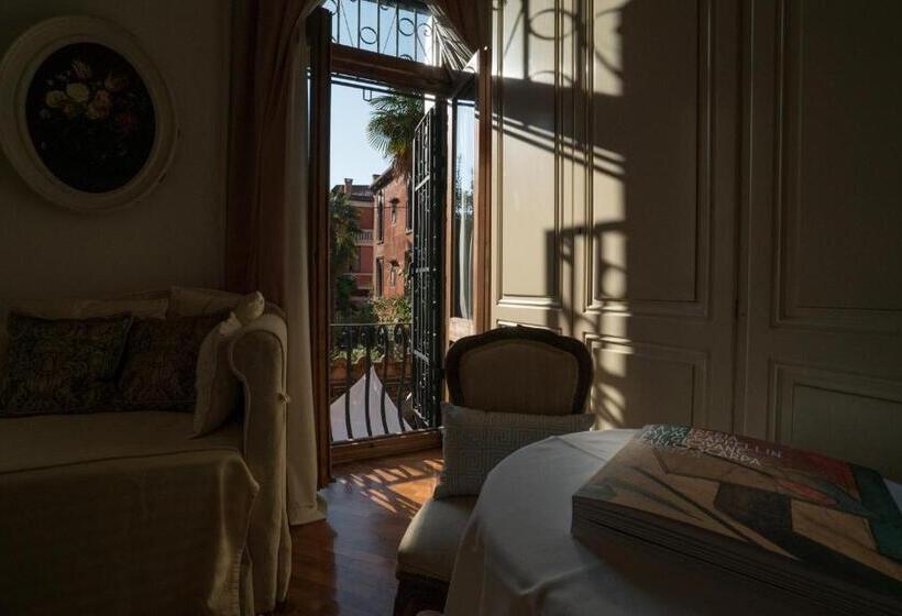 اتاق استاندارد سه نفره, Ca' Della Corte