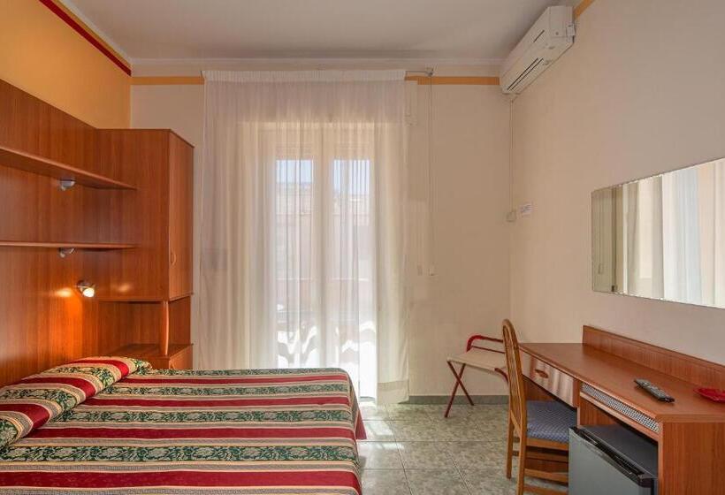 Quarto Familiar, Dolly